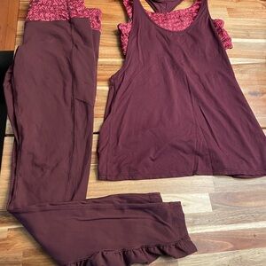 Lululemon Athleta Burgundy Workout Set Size 6